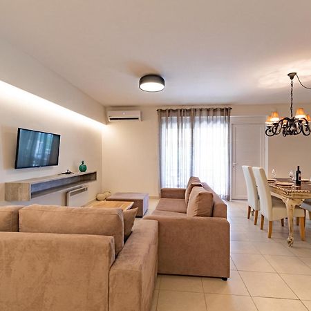 Aeolus Luxury Apartment - II نافبليو المظهر الخارجي الصورة